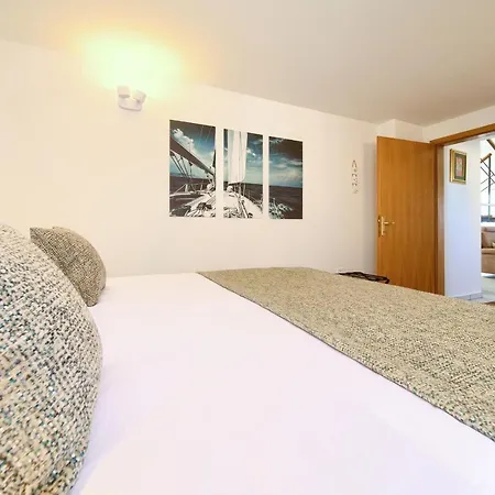 Sea & Wine With Terrace & Scenic Sea View, Punat