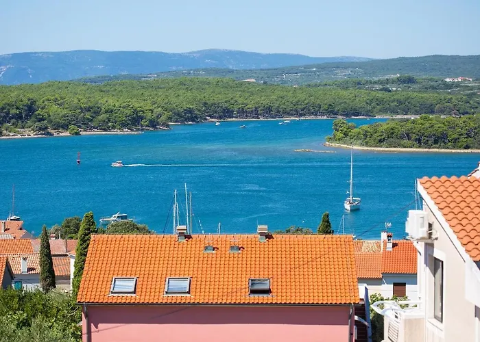 Sea & Wine With Terrace & Scenic Sea View, Punat