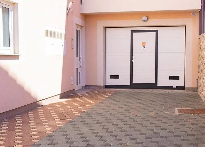 Apartament Sea & Wine With Terrace & Scenic Sea View, *