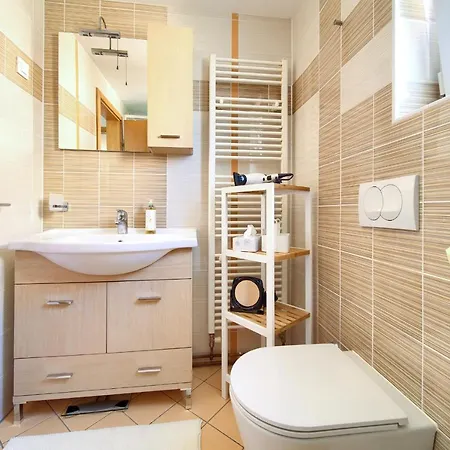 Sea & Wine With Terrace & Scenic Sea View, Punat