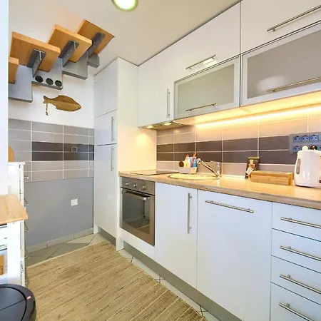 Apartment Sea & Wine With Terrace & Scenic Sea View, *