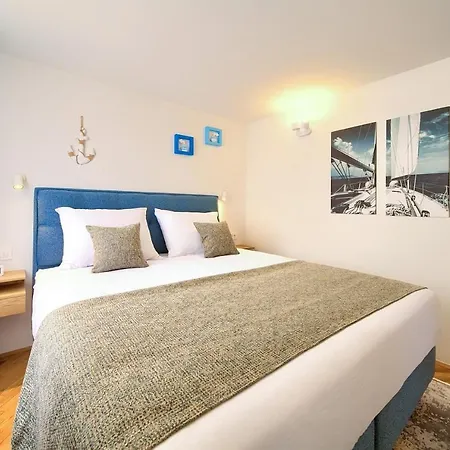 Apartman Sea & Wine With Terrace & Scenic Sea View, Punat
