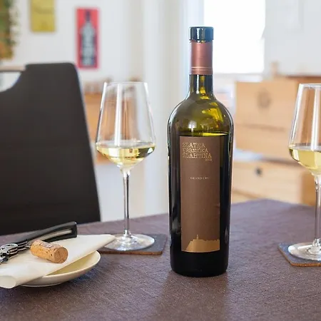 Sea & Wine With Terrace & Scenic Sea View, Punat